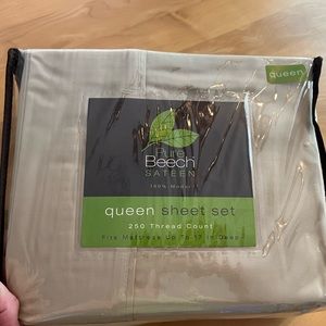NEW, in packaging!!!! Pure Beech Sateen Sheet Set, Size Queen!